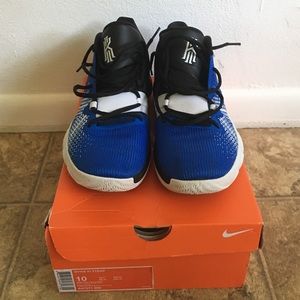 Nike Men’s Kyrie Flytrap Basketball Shoes